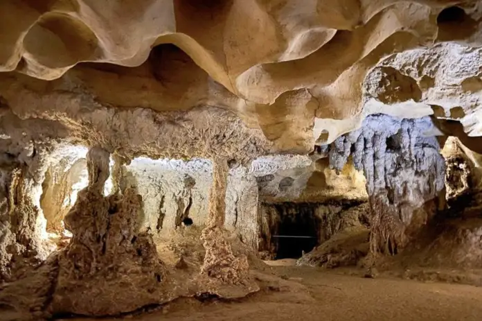 Naracoorte Caves, South Australia's Limestone Coast.